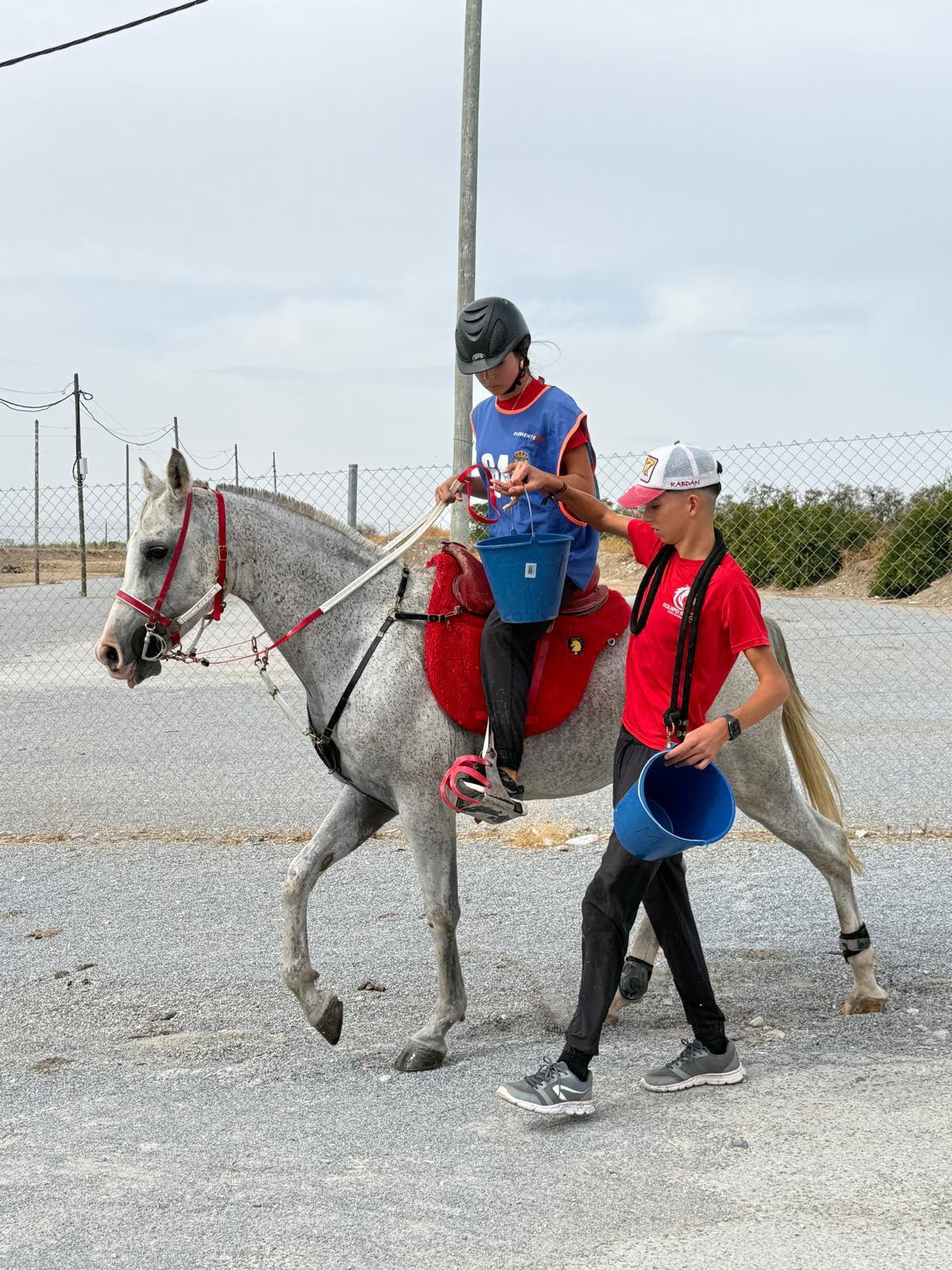 Raid de Zujaira 2026: calor, equipo y un beso al cielo · Fotografía de carrera 15