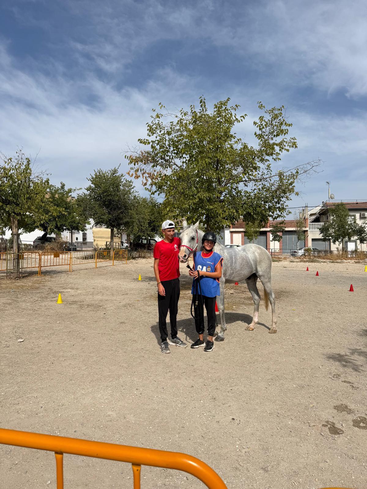 Raid de Zujaira 2026: calor, equipo y un beso al cielo · Fotografía de carrera 16