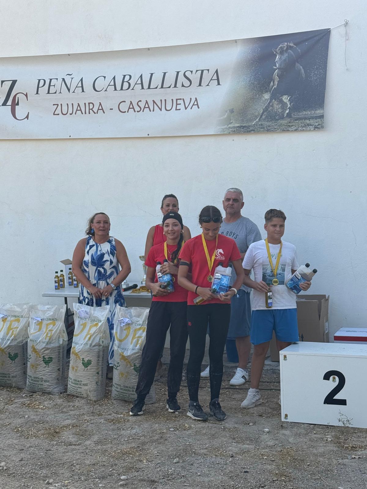 Raid de Zujaira 2026: calor, equipo y un beso al cielo · Fotografía de carrera 18