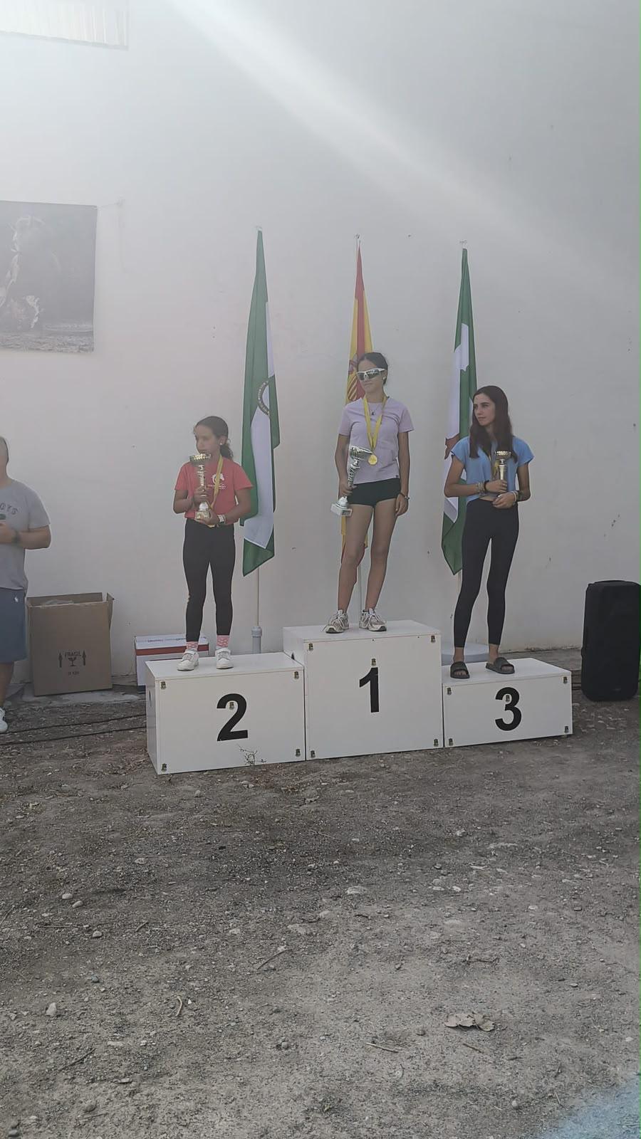 Raid de Zujaira 2026: calor, equipo y un beso al cielo · Fotografía de carrera 3