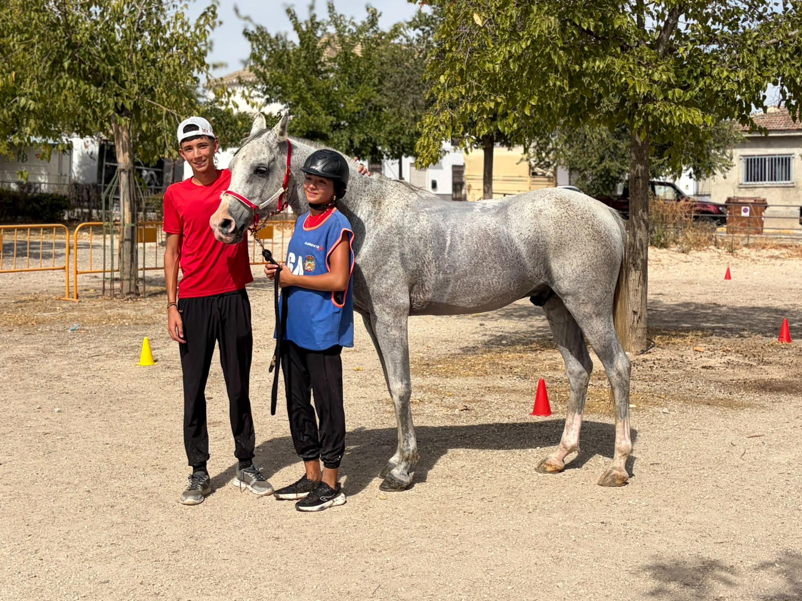Raid de Zujaira 2026: calor, equipo y un beso al cielo · Fotografía de carrera 22