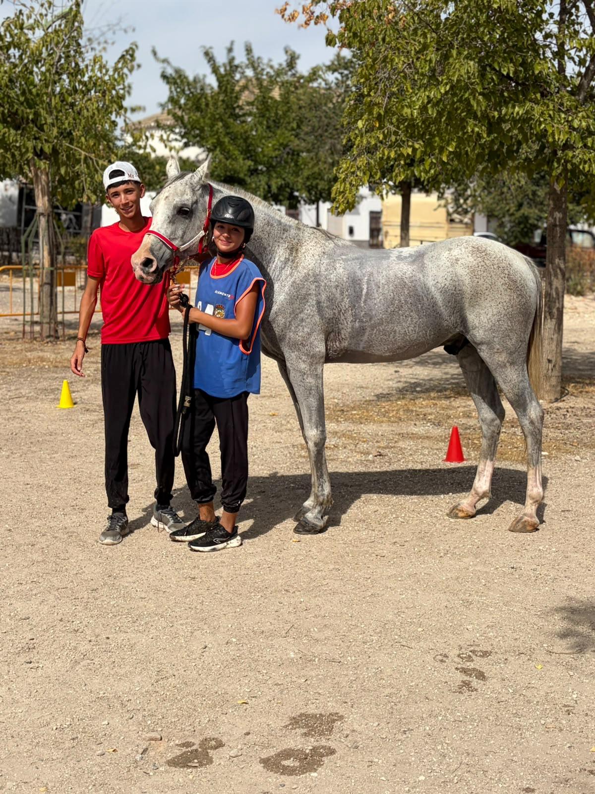 Raid de Zujaira 2026: calor, equipo y un beso al cielo · Fotografía de carrera 23