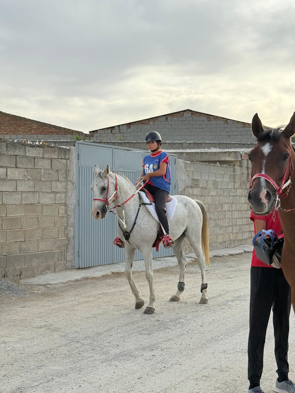Raid de Zujaira 2026: calor, equipo y un beso al cielo · Fotografía de carrera 29