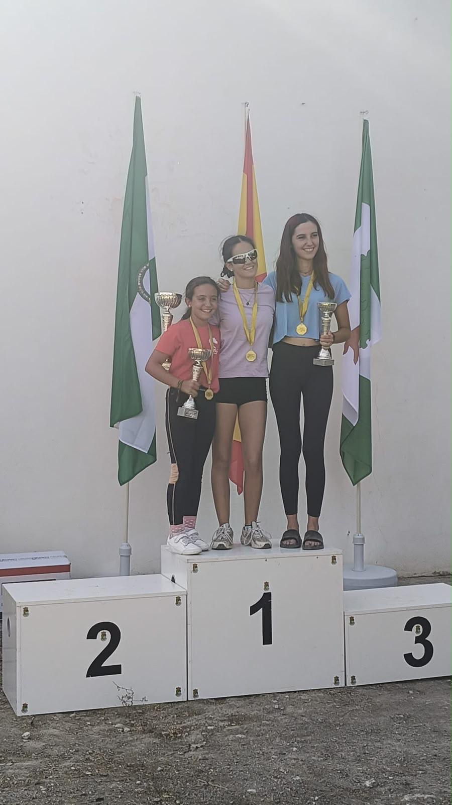 Raid de Zujaira 2026: calor, equipo y un beso al cielo · Fotografía de carrera 4