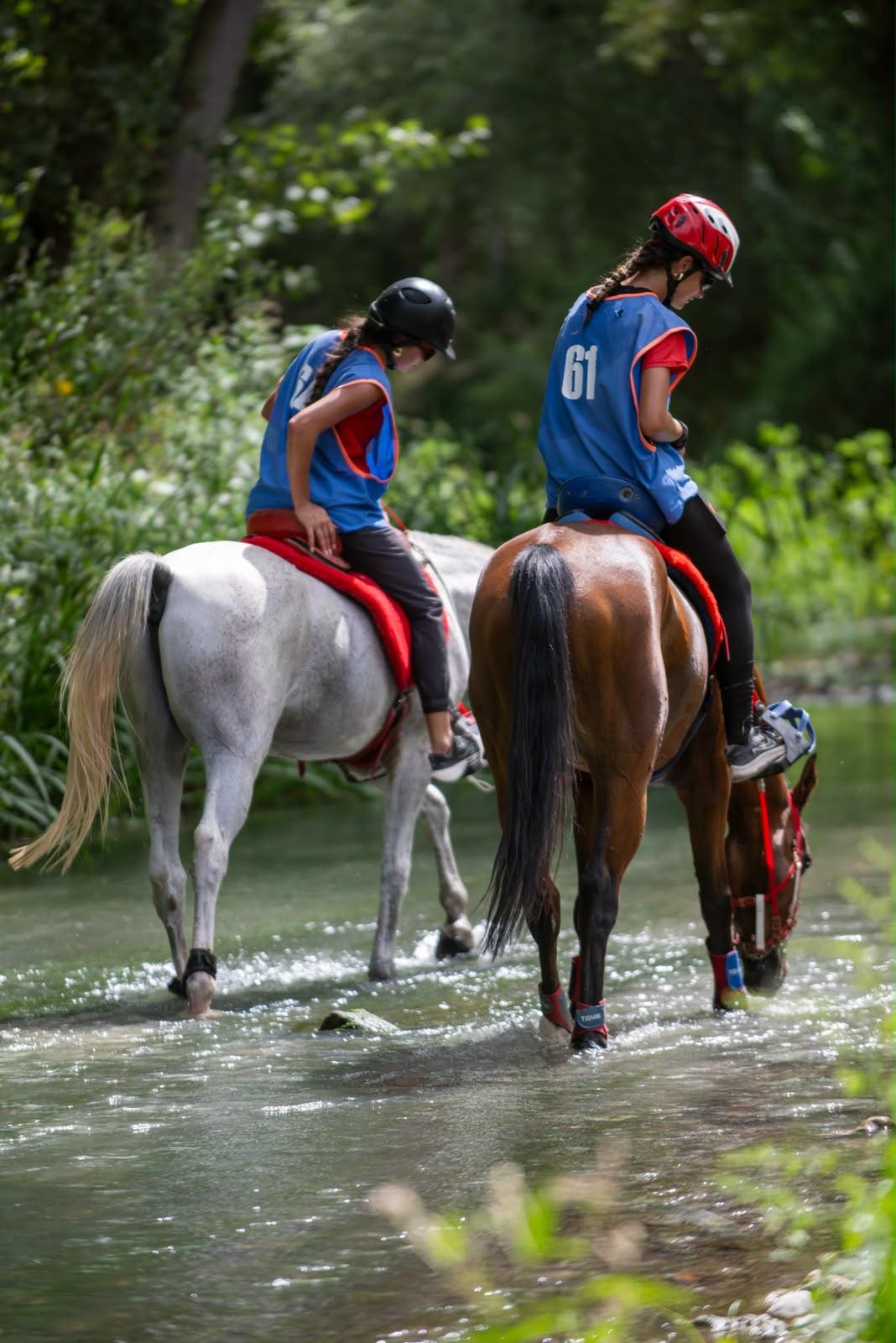 Raid de Zujaira 2026: calor, equipo y un beso al cielo · Fotografía de carrera 8